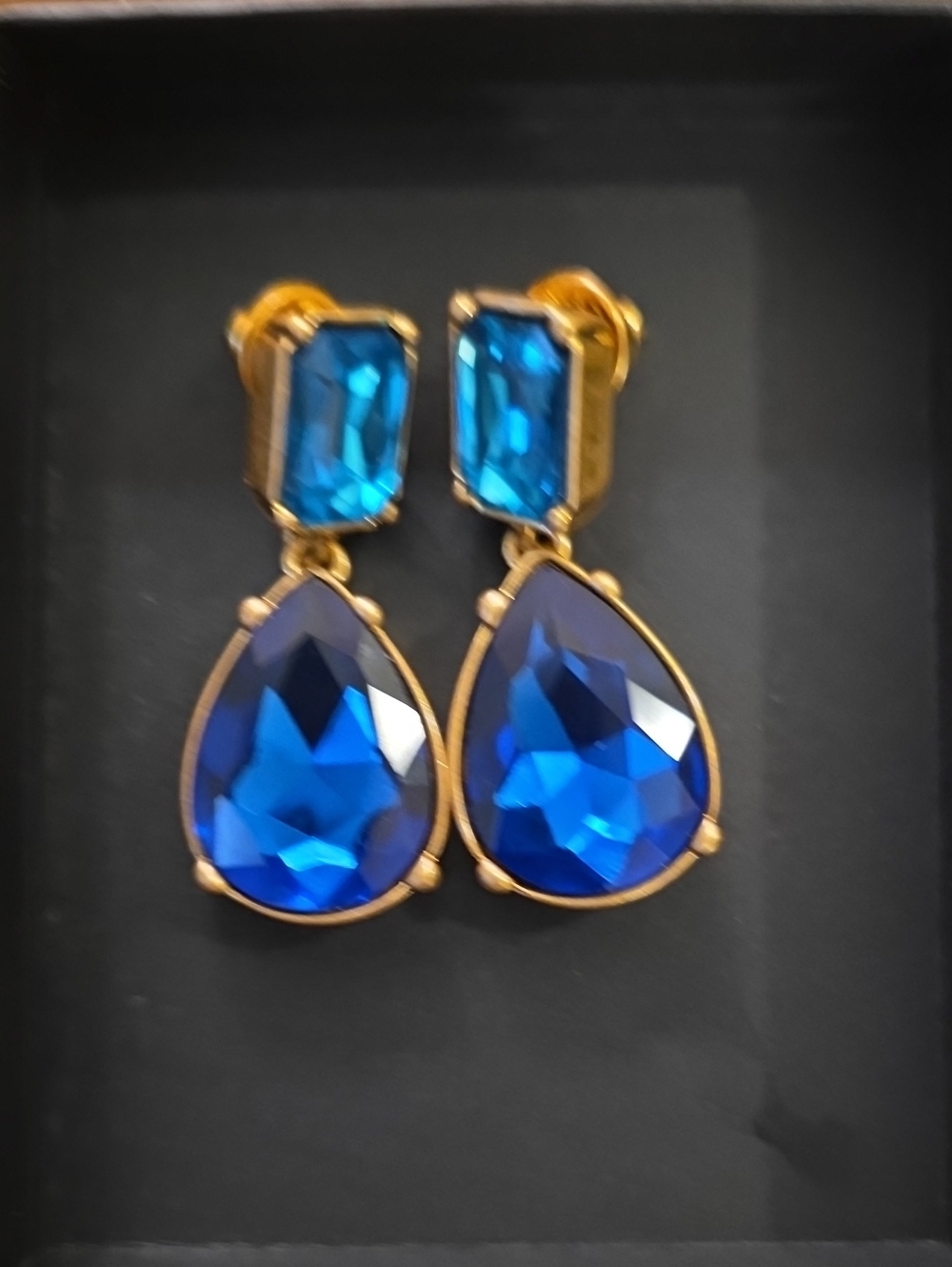 NEW Oscar Dela Renta Gold-Plated Drop Earrings 2 Tone Blue Teardrop Crystal